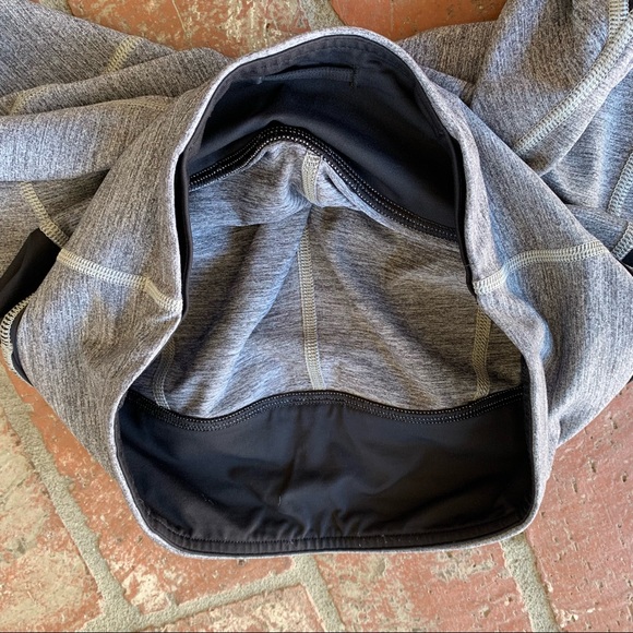 Lululemon Leggings W/ Pockets Size 6! - Picture 4 of 6